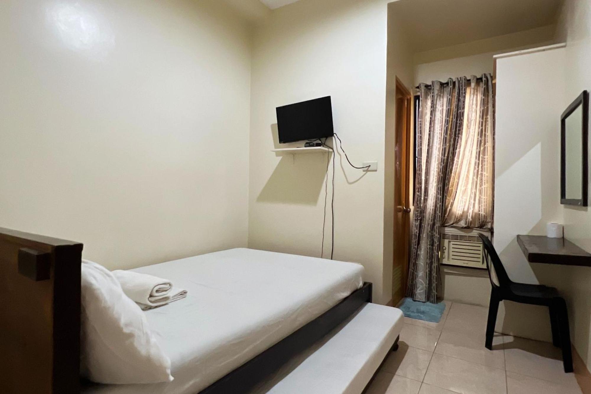 Sta Rosa Inn Iloilo Powered By Cocotel Номер фото