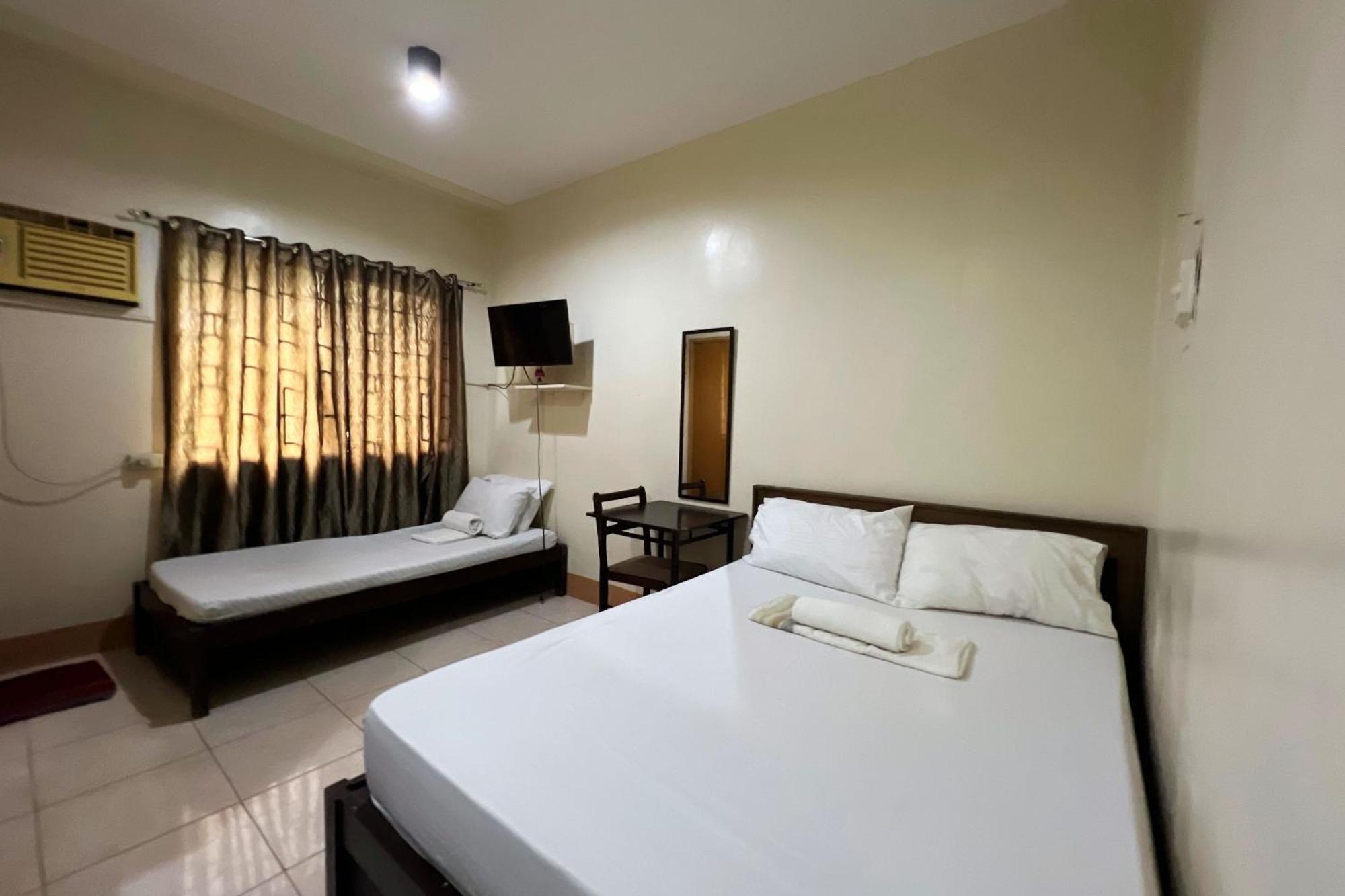 Sta Rosa Inn Iloilo Powered By Cocotel Номер фото