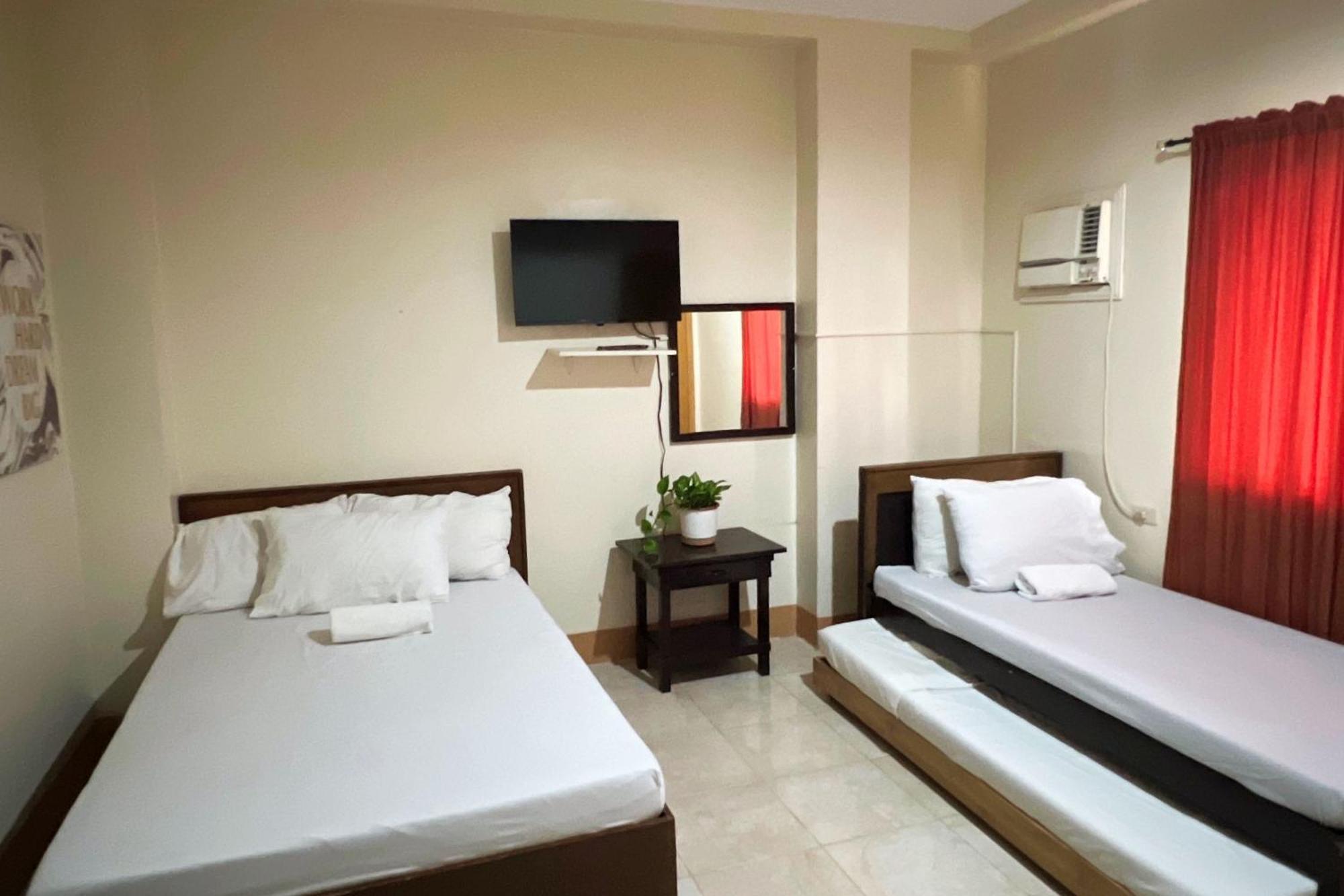 Sta Rosa Inn Iloilo Powered By Cocotel Номер фото