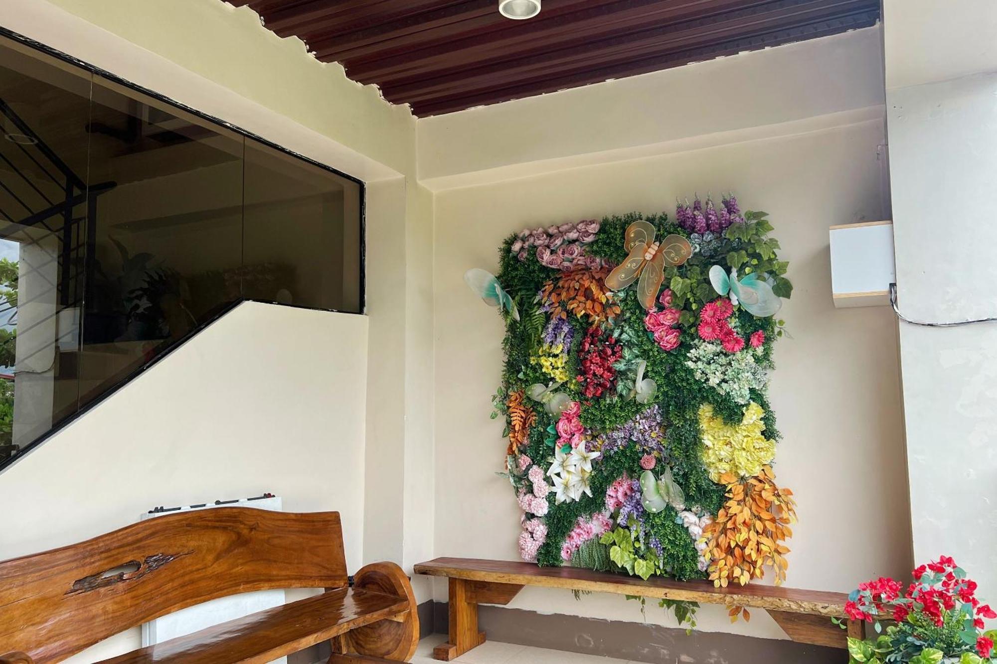 Sta Rosa Inn Iloilo Powered By Cocotel Экстерьер фото